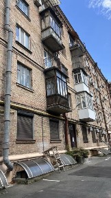 Київ, Печерський, вулиця Трьохсвятительська 9
