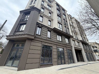 Продам ШИКАРНЕЙШЕЕ КОММЕРЧЕСКОЕ ПОМЕЩЕНИЕ. Красивейший Фасад! Угловой вход! Супер цена! Исторический Центр! Б. Арнаутская. ЖК САЛЬВЕ.