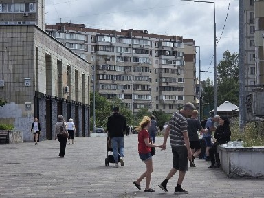 Оренда 23 кв. м навпроти АТБ - фасад без сходинок, поруч Prostor