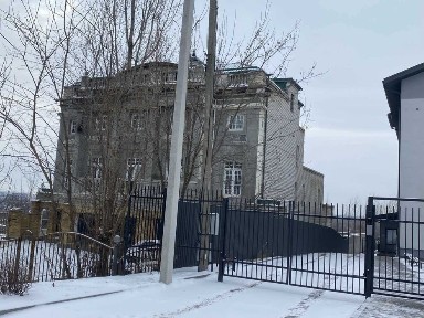 Продам багатоквартирний будинок в нагірній частині міста
