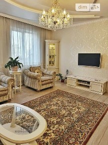 Продам власний 3-поверховий будинок + літній будинок. Власник.
