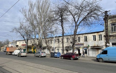 Сдам фасадное помещение 100м