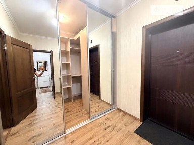 Деміївська вулиця, район Голосіївський, Київ, вул. Деміївська 18 • ID 34698537