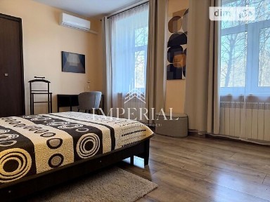 Інститутська вулиця, район Печерський, Київ, вул. Інститутська 18 • ID 34697695