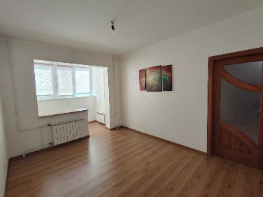 Продаж 3-кімнатної квартири 72.9 м², Озерна вул., 18