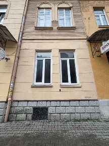 Ексклюзивна пропозиція. 2-кімнатна квартира в самому ЦЕНТРІ міста під ремонт! вул. Поштова