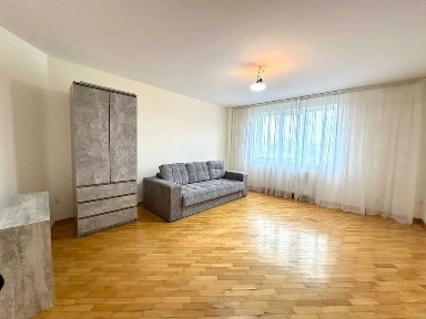 Простора 3 кімнатна квартира 105м2 біля парку