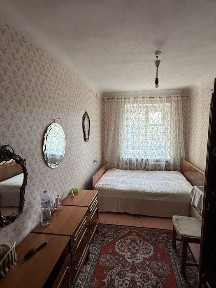 Продам двокімнатну квартиру на 2 поверсі в самому центрі міста