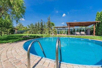 Вже з вересня! ОРЕНДА БУДИНКУ з басейном В КМ «Золоче» | 380 м² | 15 соток | Автономність, Генератор, СОНЯЧНІ ПАНЕЛІ 40 кВт | Лаунж-зона | Укриття