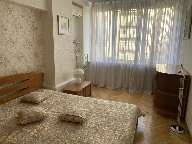 Київ, Шевченківський, вулиця Богдана Хмельницького 39