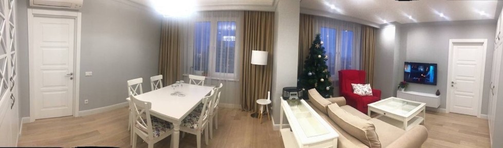 Київ, Дмитриевская вул., 75