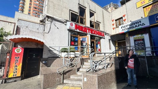 метро Житомирська, 94 кв. м поруч з АТБ