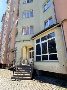 Оренда фасадного приміщення на БАМі
