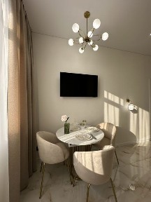 Продам квартиру на Сахарова с ремонтом и мебелью цена 16000$