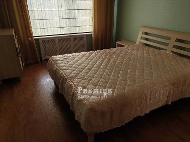 3-поверховий будинок 250 кв. м в Крижанівці з ремонтом. Перша лінія моря