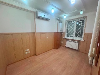Топова локація магазин, офіс, салон краси або інше. Центр. Напроти пішохідного переходу