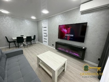 Оренда нової 2-кімнатної квартири в центрі міста по проспекту Миру