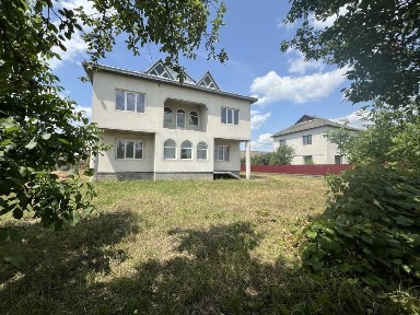 Продається просторий будинок в с. Старі Кривотули