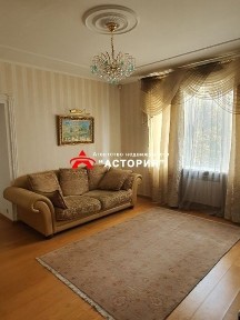 4-кімнатна квартира 110 м² біля набережної, цегляний будинок