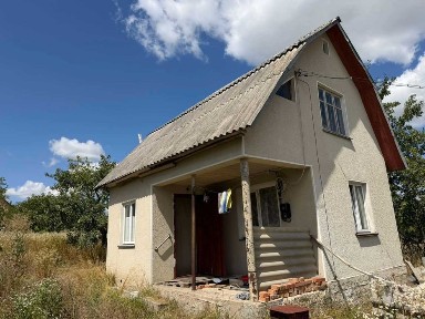 Продаж дачного будинку, садового будинку з земельною ділянкою