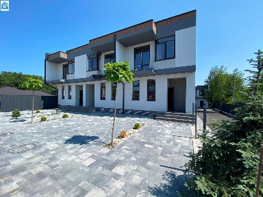 Київська обл., Києво-Святошинський район, с. Крюківщина, Миру вул.