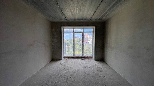 Продам шикарну 3к квартиру біля ОЗЕРАВигляд на озероГотова до ремонту.