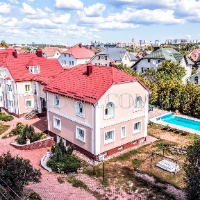 Будинок подобово 800 м²