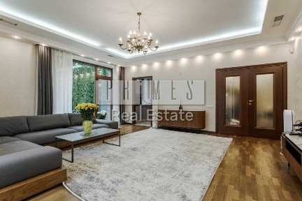 Продаж 2-поверхового будинку, КМ 