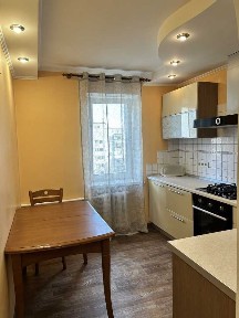 Київська обл., Броварський район, м. Бровари, Марії Лагунової вул., 10