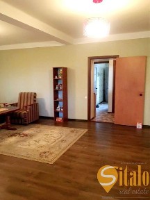 Продаж повнометражної 2-х кімн. квартири вул. Перемоги, район бульвару Шевченка (019)