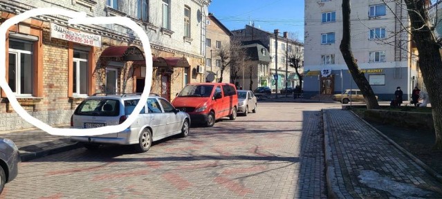 Здається торгово-офісне приміщення 42 кв. м. в центрі.