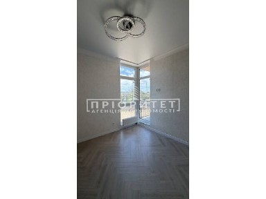 Продаж 3к квартири 91 кв. м на вул. Краснова • ID 34706675