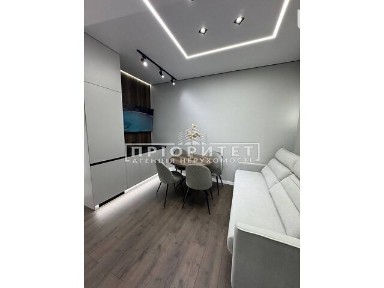 Продаж 2к квартири 44 кв. м на вул. Краснова • ID 34706673