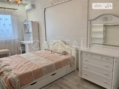 Продаж 3к квартири 106 кв. м на вул. Золотоустівська 16 • ID 34705493