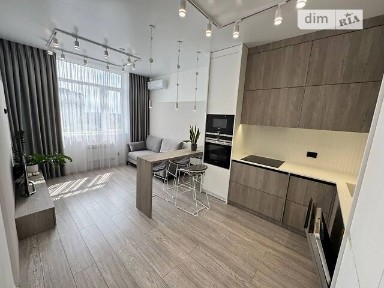 Продаж 2к квартири 68.6 кв. м на вул. Покровська • ID 34704689