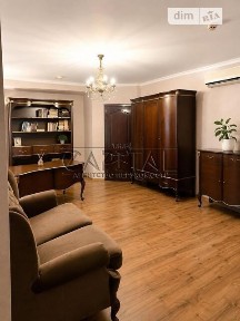 Саксаганського вулиця, район Шевченківський, Київ, метро Університет, вул. Саксаганського 113, чотириповерхова будівля • ID 34705589