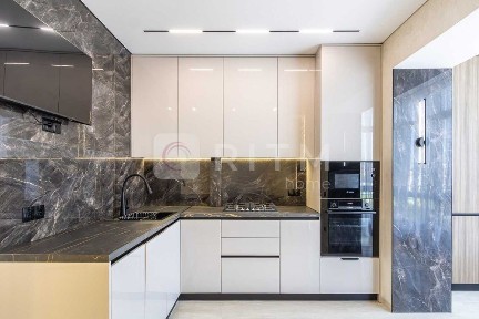 Продається світла та простора 2-кімнатна квартира площею 65 м² у сучасному житловому комплексі «Сонячний».