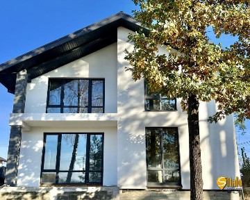 Продаж будинку 160 м²