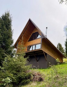 Продається двоповерховий A-frame будинок у Карпатах (Львівська обл, с. Орявчик) з панорамним видом на гори