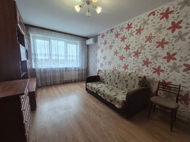 Затишна 1-кімнатна, Олега Мудрака, 33,Академістечко