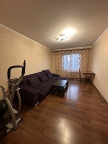 Простора 2-кімнатна квартира біля ТРЦ Район, Лаврухіна 5