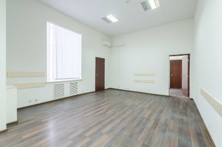 Офіс з меблями біля м Майдан Незалежності. 53м. 2 кімнати. Світло Є