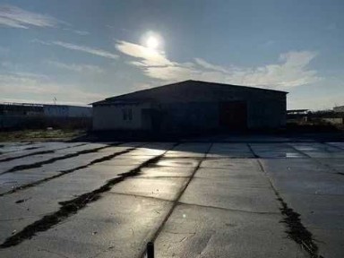Оренда приміщення: 375кв. м і бетон майданчик 2400м, велика територія