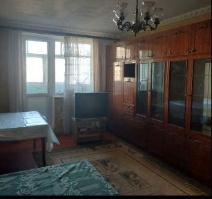 Цена 8 000 грн + только свет. Сдам 3 к. кв Салтовка, метро Студенческая, до метро 10 мин на транспорте.