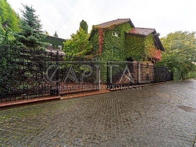 Продаж 3 поверхового будинку з ділянкою на 10 соток, 1086 кв. м, 9 кімнат, на вул. Пирятинська • ID 34771028
