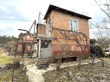 Продаж 2 поверхового будинку з гаражем і ділянкою на 8.25 сотки, 40 кв. м, 2 кімнати, на вул. Центральна • ID 34560472