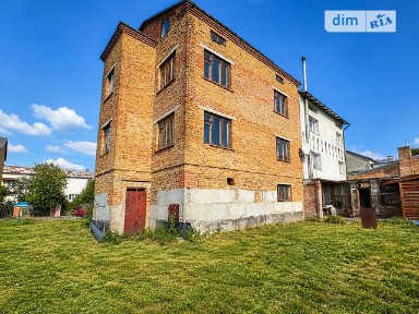 Продаж 2 поверхового будинку з гаражем і ділянкою на 3.5 сотки, 288.6 кв. м, 6 кімнат, на вул. Незалежності • ID 34552121