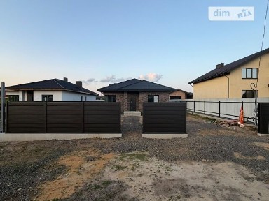 Продаж 1 поверхового будинку з гаражем і ділянкою на 6 соток, 105 кв. м, 4 кімнати, на 12-а вул. Набережна • ID 34513586