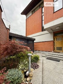 Продаж 3 поверхового будинку з гаражем і ділянкою на 5.5 сотки, 574.9 кв. м, 6 кімнат, на вул. Редутна • ID 34487348