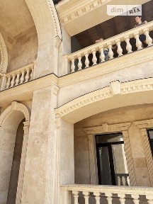 Продаж 3 поверхового будинку з гаражем і ділянкою на 10 соток, 900 кв. м, 6 кімнат, на Центральна • ID 34484832